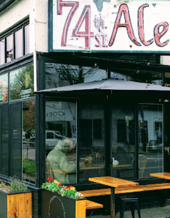 74th St Ale House