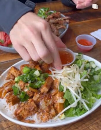 CrackleMi – Vietnamese Grill