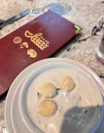 Ivar’s Acres of Clams