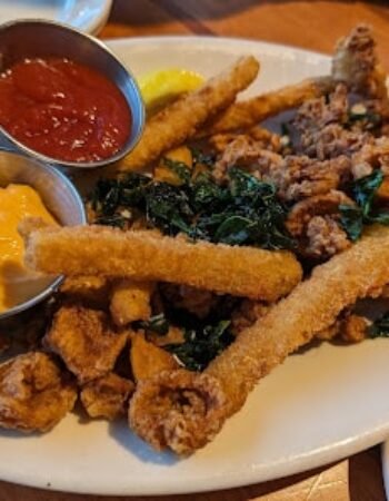 Ivar’s Acres of Clams