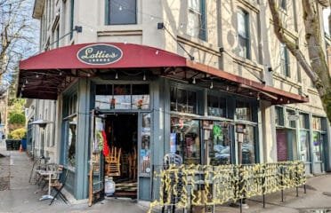 Lottie’s Lounge