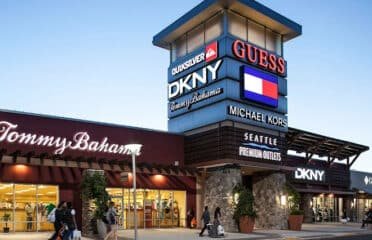 Seattle Premium Outlets